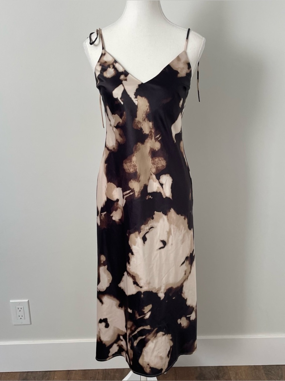 Park and Fifth Satin Slip Midi Dress Size XS Champagne/Black Wedding Guest Event
